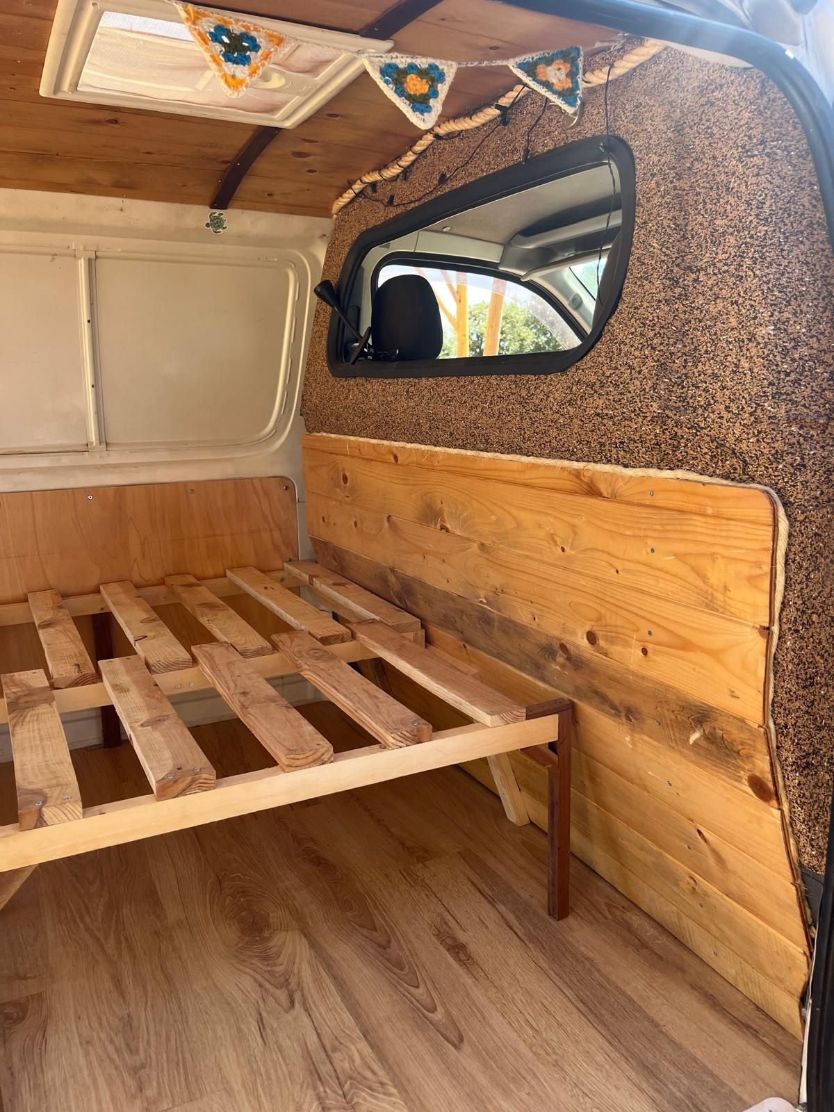 Toyota Hiace carrinha transformada em Van