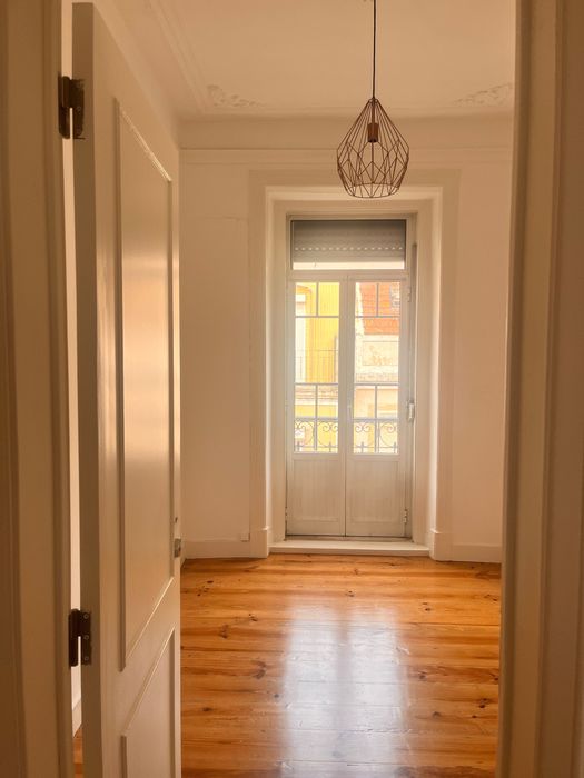 Apartamento Duplex T3 Renovado em Campolide