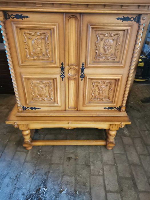 Śliczna komoda dębowa