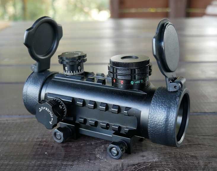 Celownik Kolimator RED DOT 1x35 z szynami RIS