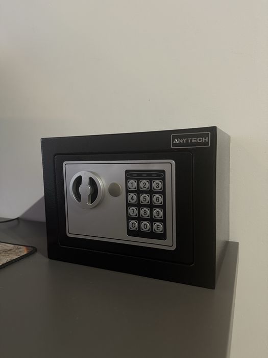 Sejf Domowy Ścienny Kasa Pancerna Stalowy Szyfr Zamek Elektroniczny