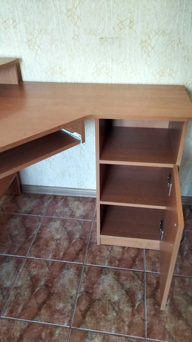 Письменний стол угловой