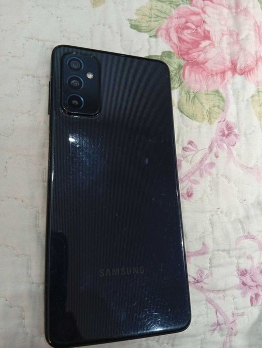 Samsung M52 usado
