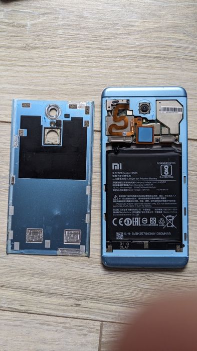 Телефони на запчастини