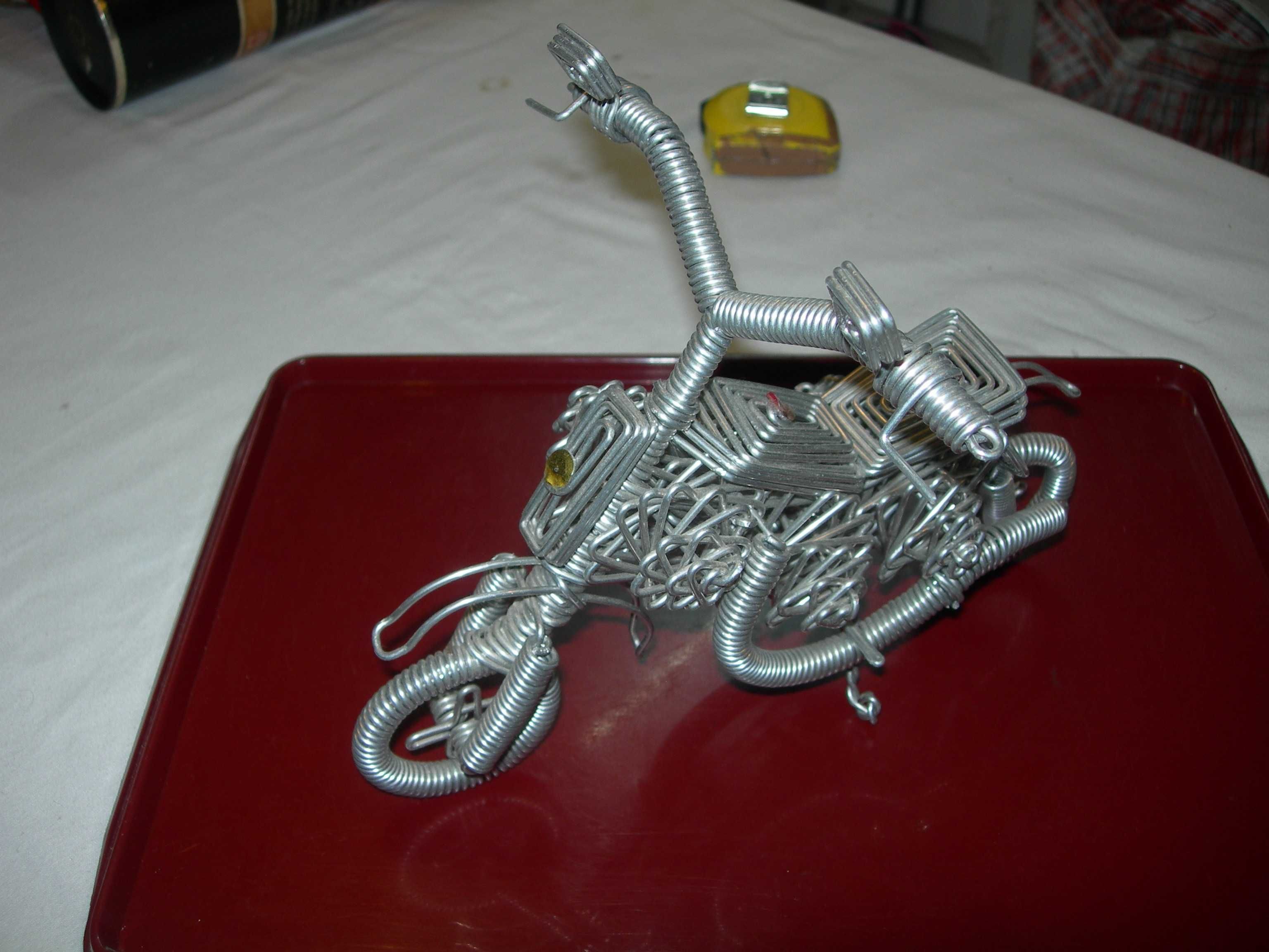 Mota de metal. Mota de metal.