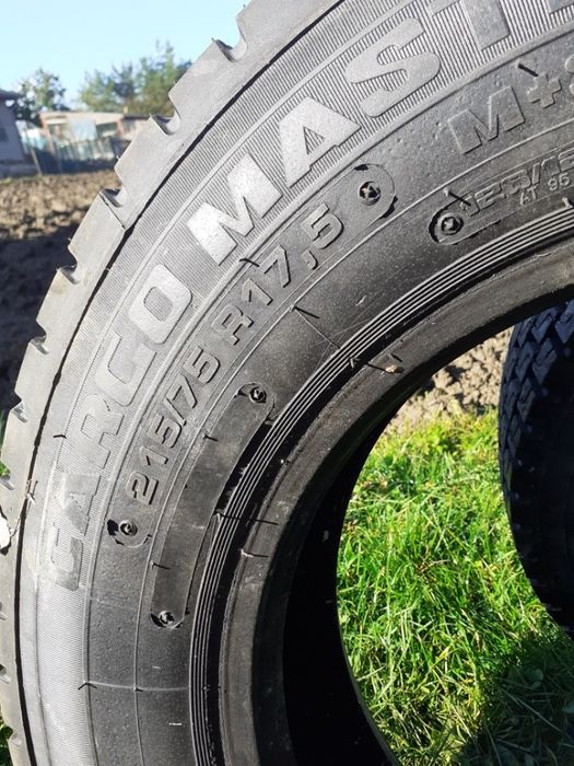 Wóz leśny do ciągnika z napędem,hamulcem najazdowym hydraulicznym.