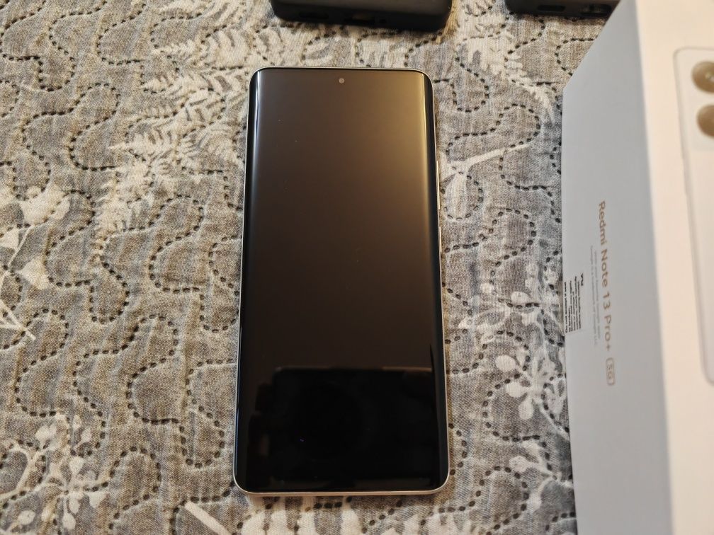 Troco/Vendo Redmi Note 13 Pro Plus 256gb com caixa e acessório!