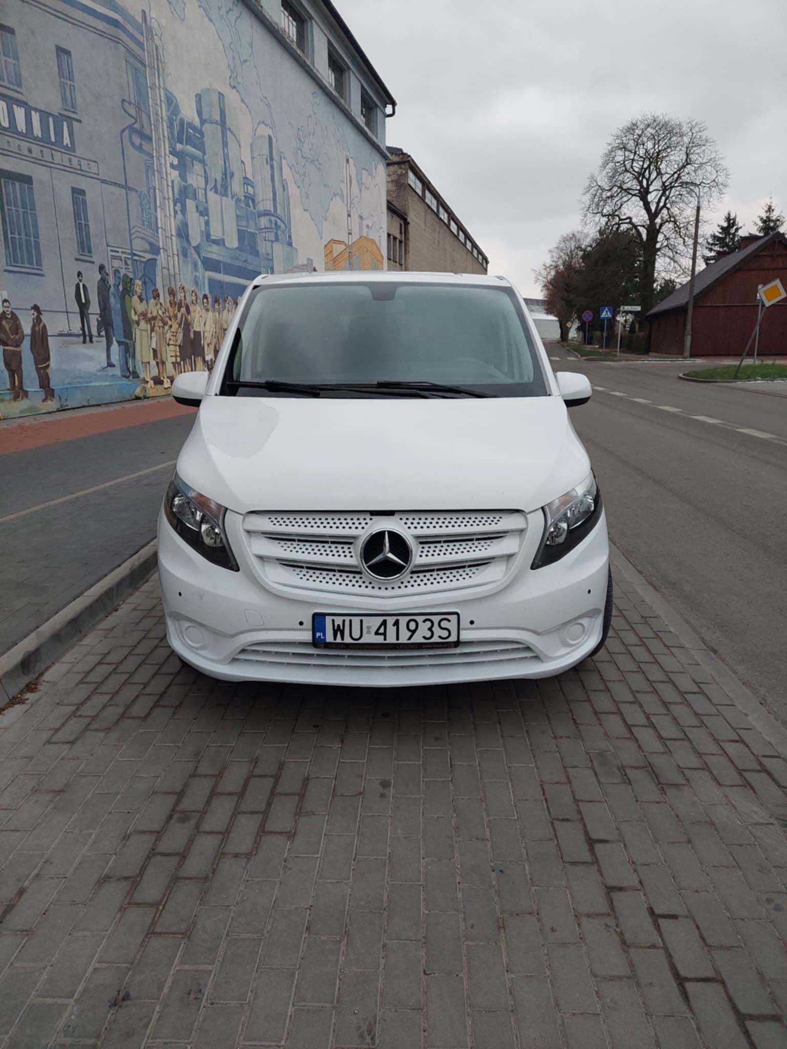 Wynajem busa Mercedes Vito 9-osobowy 2017 rok