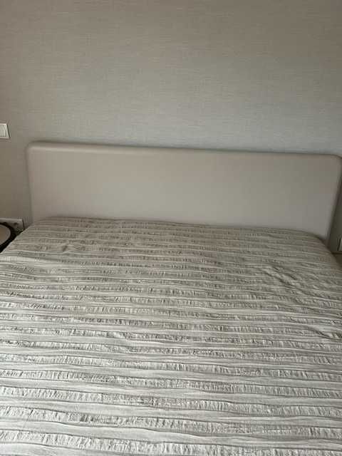 Cama de casal 2m por 1.60m