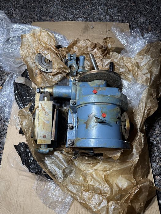 Універсальна ділильна голова Удг-200А