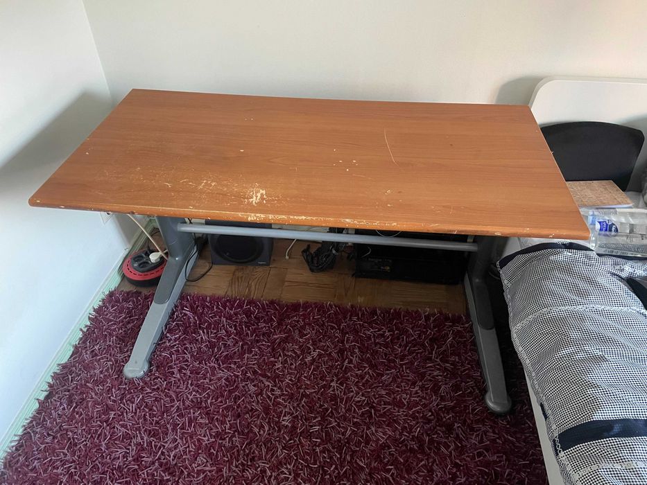 Secretária, mesa para estudos
