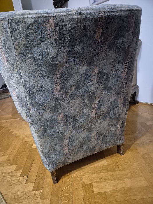 Fotele uszak na nogach ludwikowskich