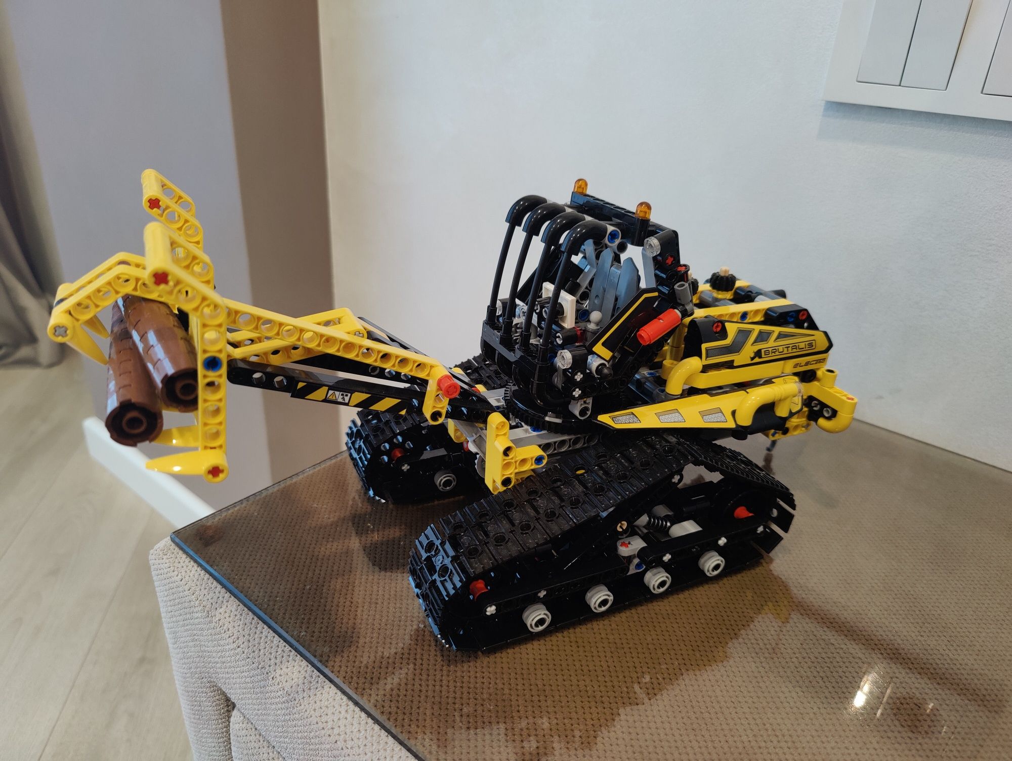 LEGO 42094 Technic Гусеничний навантажувач