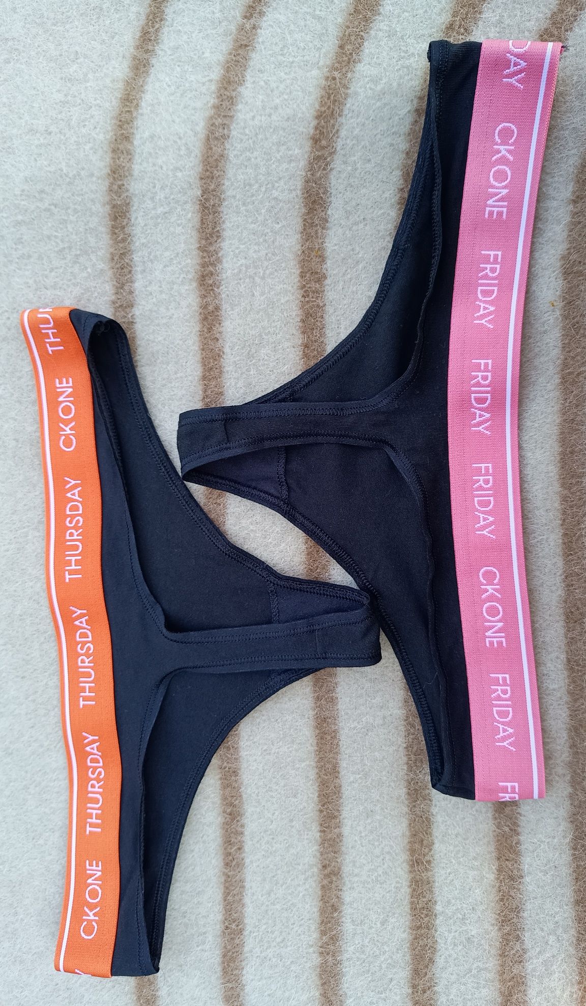 Calvin Klein  NOWE  Dwie pary damskich stringów, 95% Bawełna, Roz. S