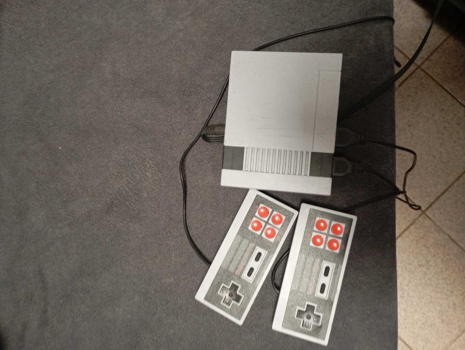 Consola antiga com 500 jogos
