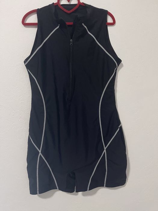 Комбінізон для спорту ,купальник чорний