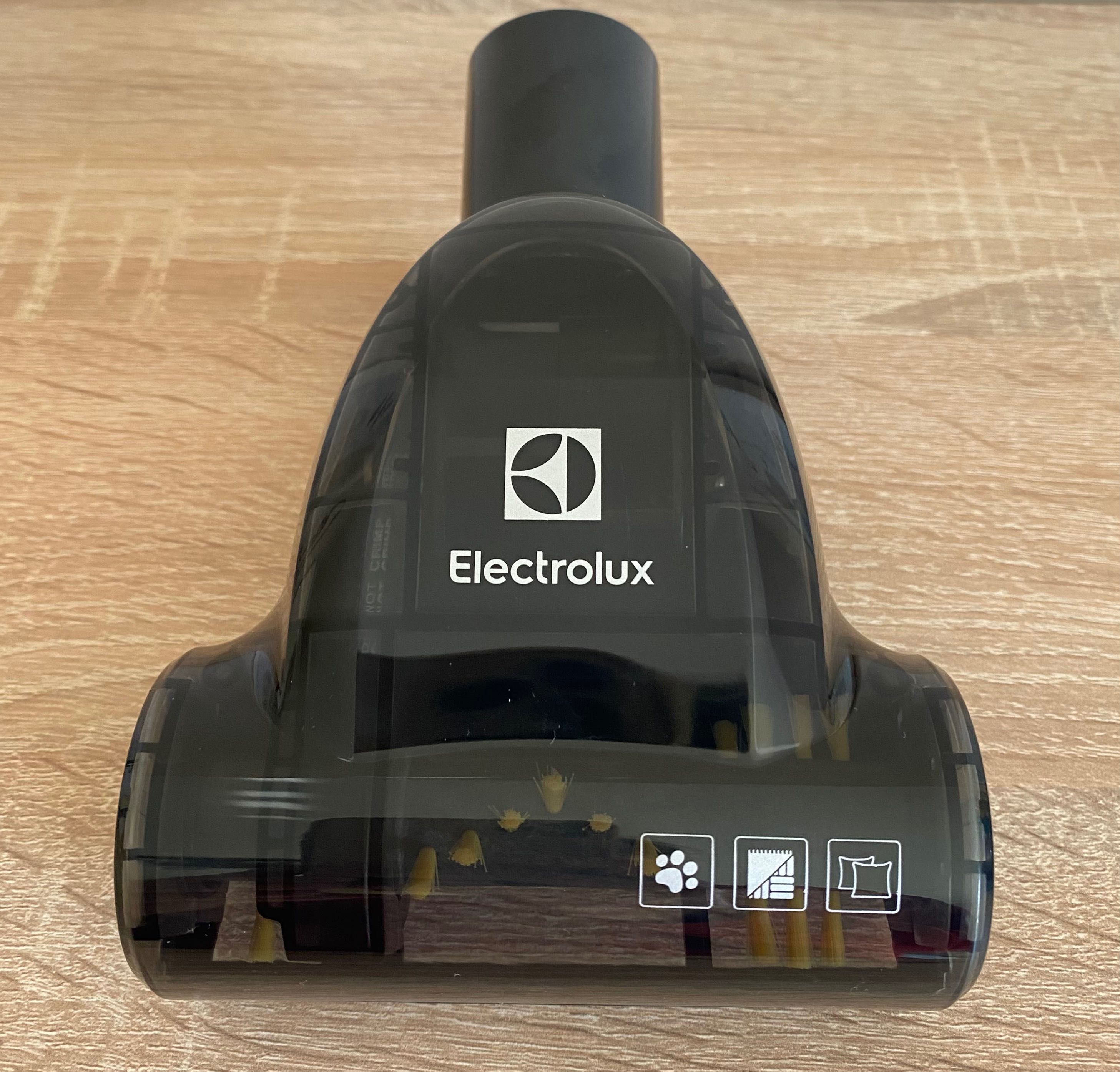 Nowa turboszczotka do odkurzacza Electrolux EEG44IGM