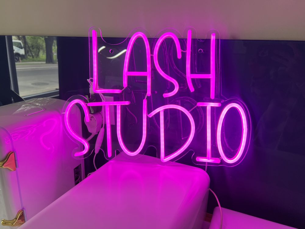 Neon lash studio