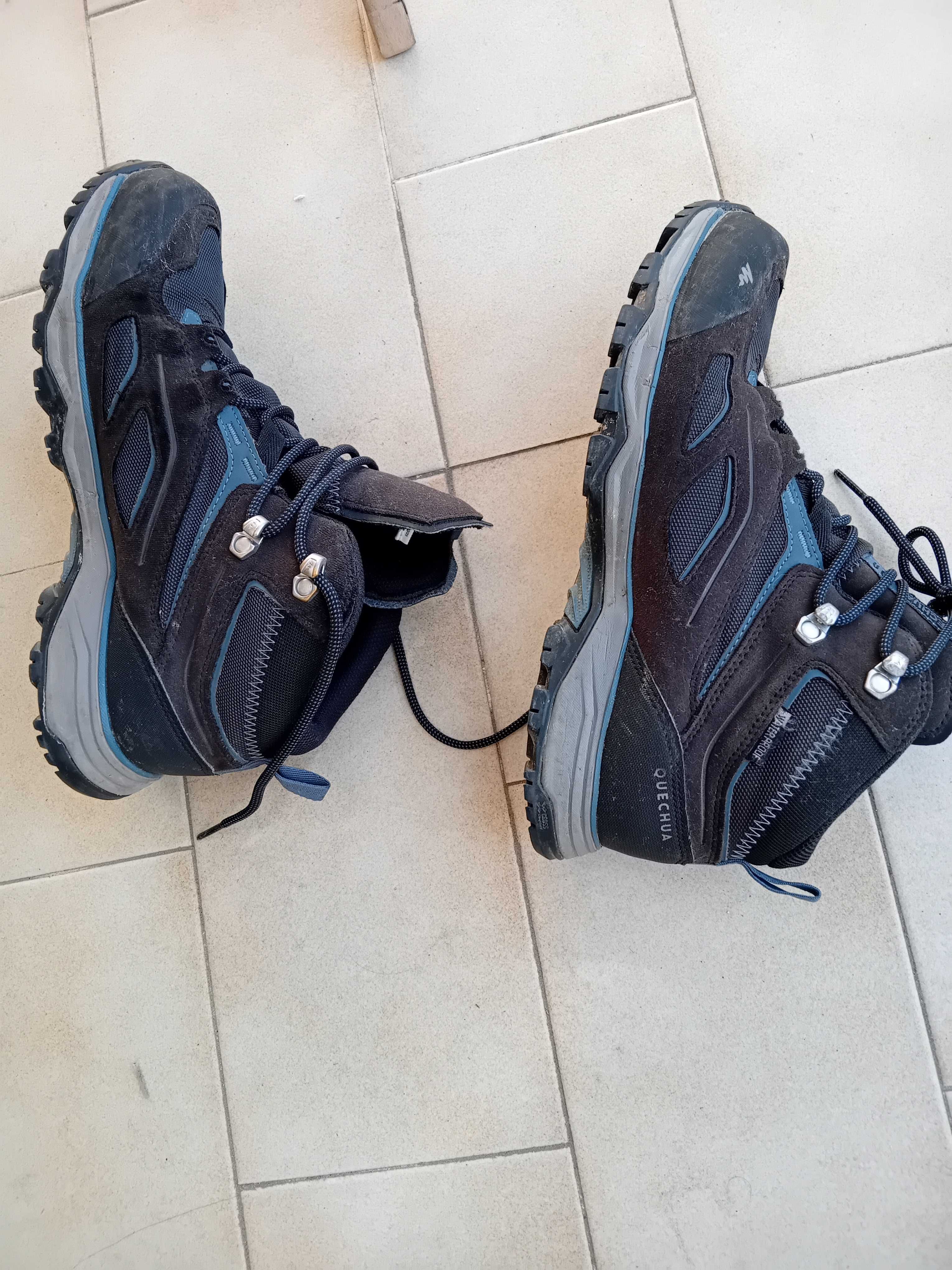 Botas montanhismo quechua rapaz