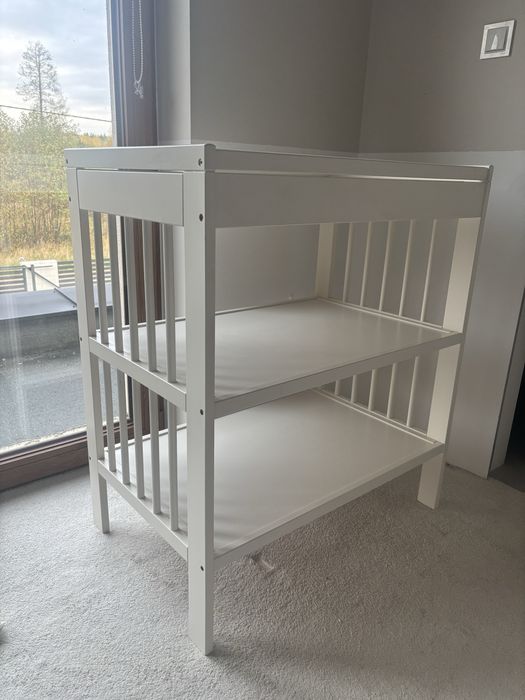 Biały przewijak ikea Gulliver, kosze onsklig i nowy pokrowiec vadra