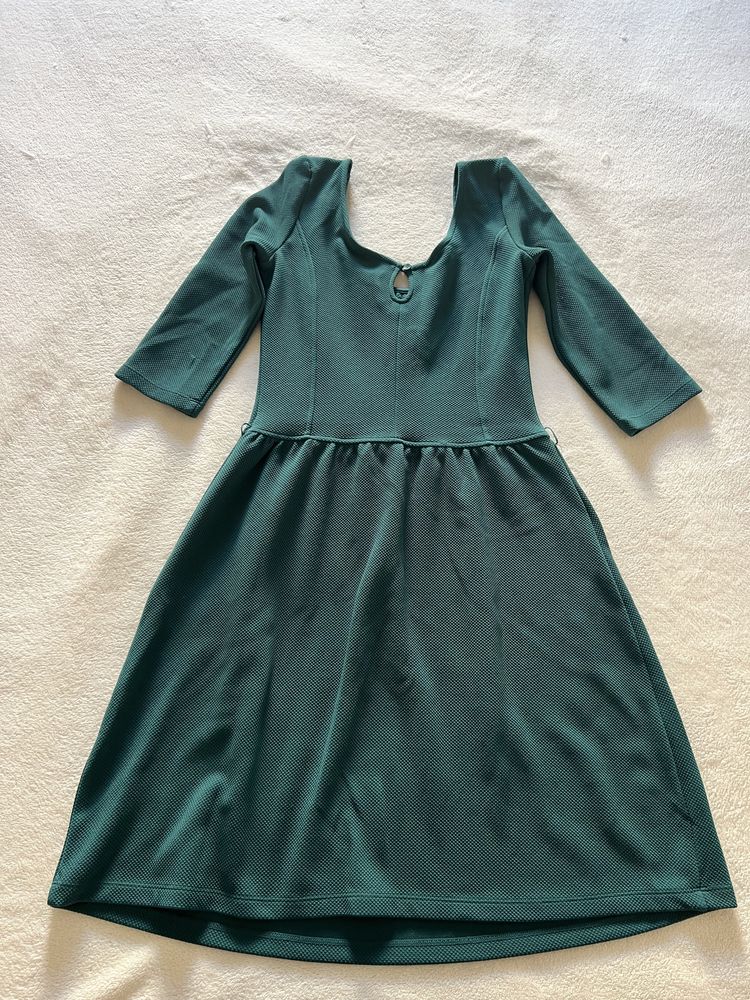 Vestido verde escuro texturado Bershka