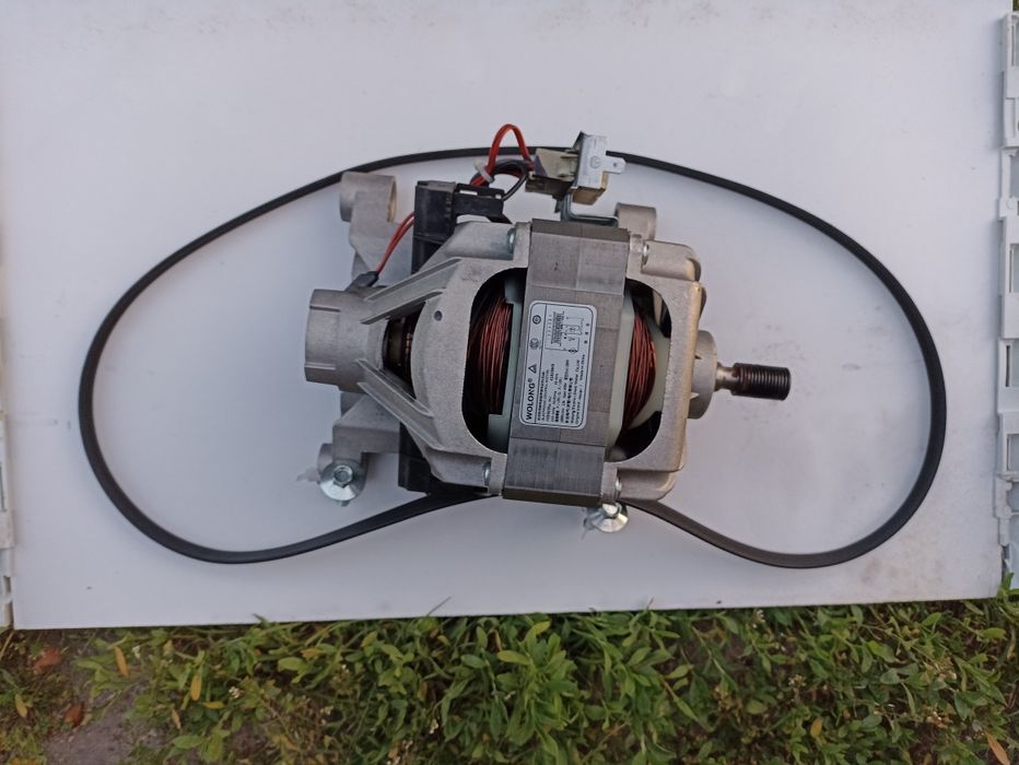 Двигун до стіральної машини Candy CSS4