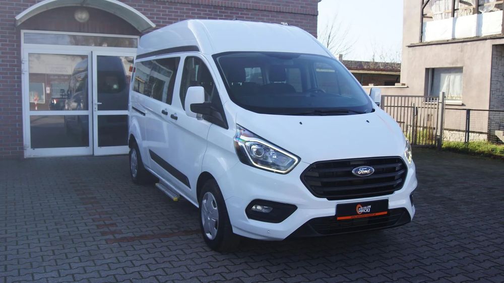 Ford Transit Custom 2.0 130KM L2H2 Długi-Wysoki Titanium 9-Osób