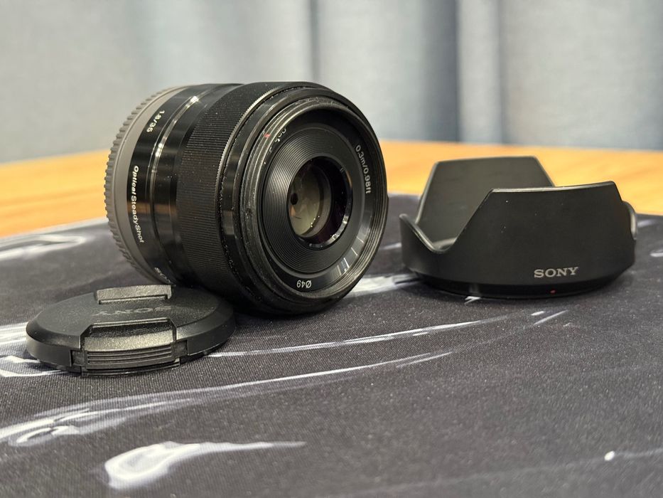 Обʼєктив Sony E 35mm f/1.8 OSS