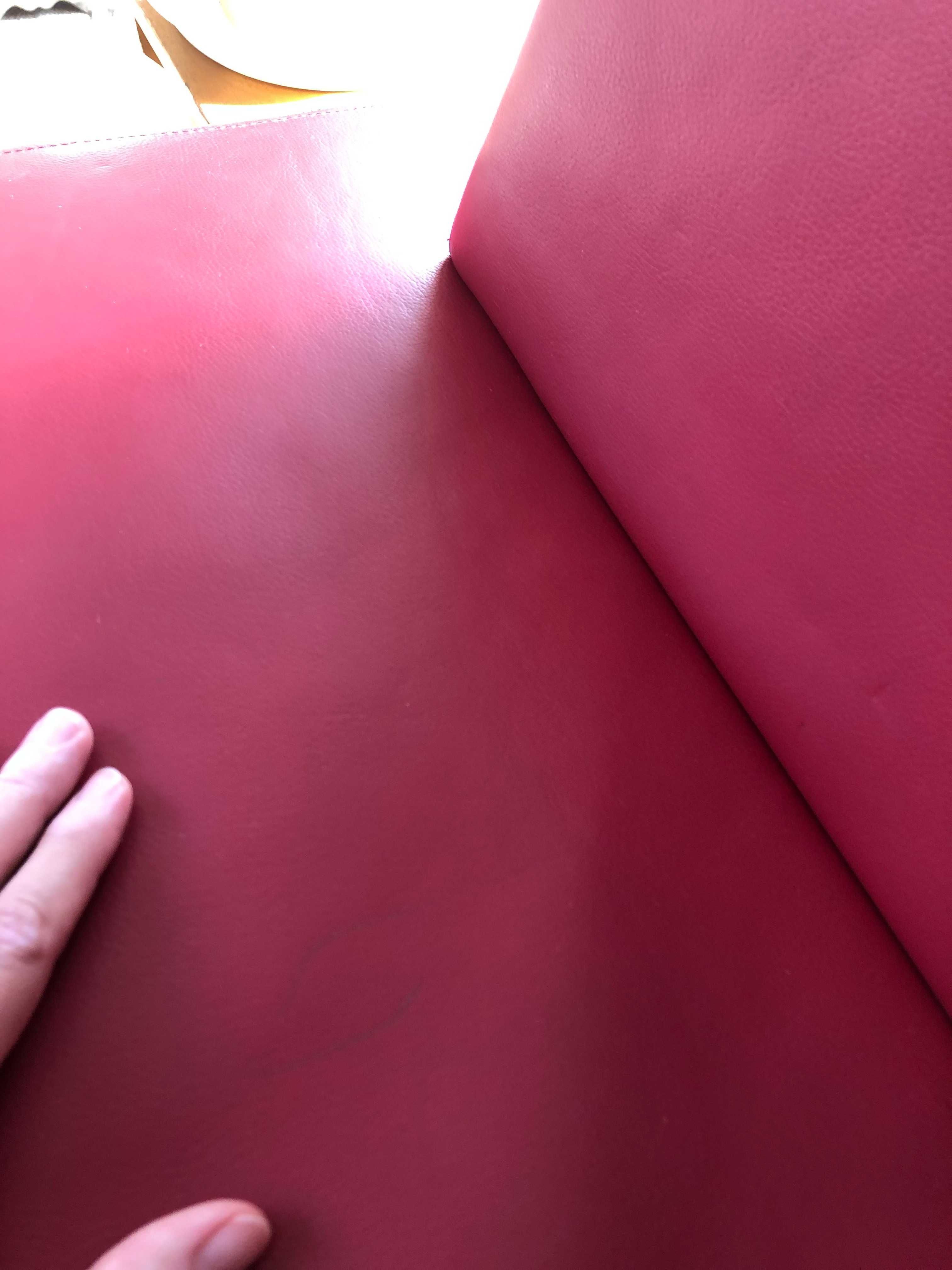 Czerwona skórzana 2-osobowa kanapa / sofa