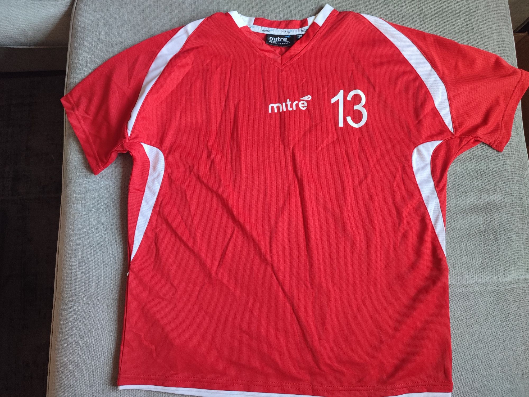 Mitre koszulka piłkarska rozmiar 158
rozmiar 158