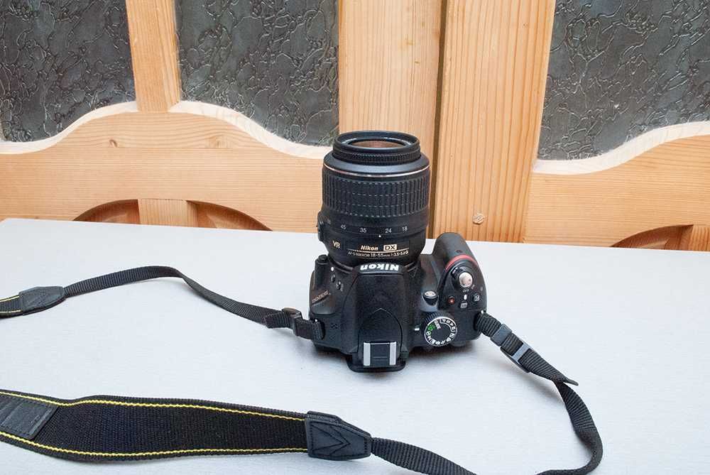 Зеркальная камера Nikon D3200 c объективом  18-55 VR. Весь комплект