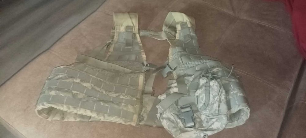 Разгрузочный жилет ( РПС) б/у +1 подсумок