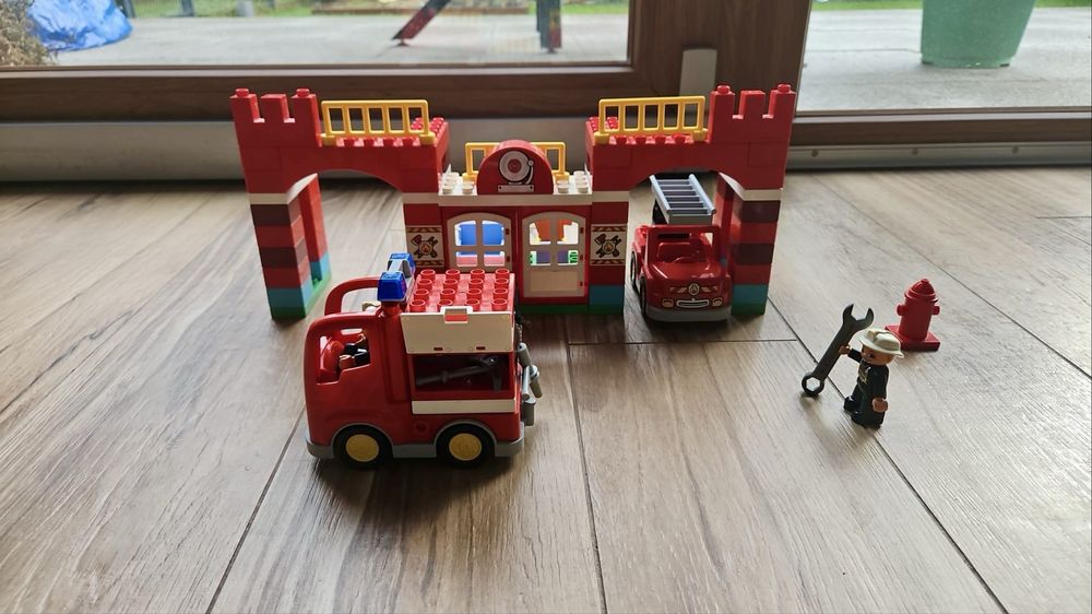 Lego Duplo 10593 - Remiza strażacka - komplet 100%!