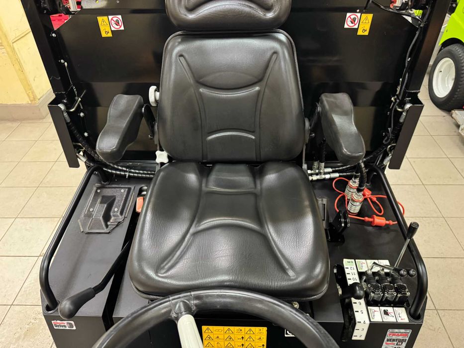 Traktorek Kosiarka Kioti WD1260 Górny wysyp Diesel 355 MTG JAK NOWY