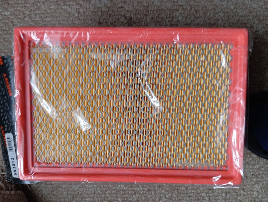 Фільтр повітряний на Форд С Мах 2006р