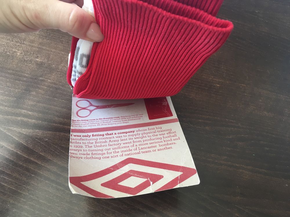 Nowe Skarpety piłkarskie Getry Umbro r. 44
