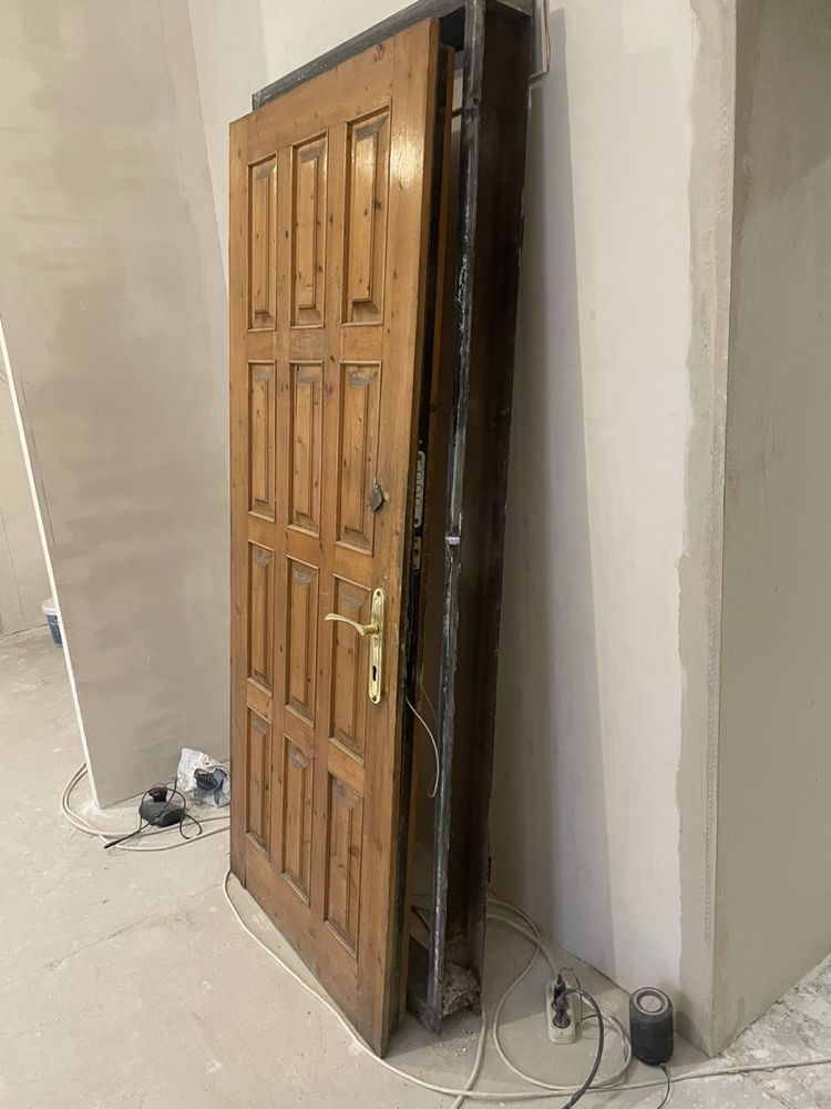 Бронированная, надежная, металическая дверь + коробка, замок (~300кг)