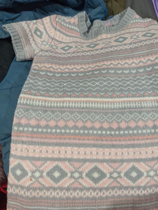 Віддам безкоштовно одяг для дівчинки