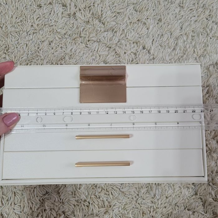 Szkatułka na biżuterię