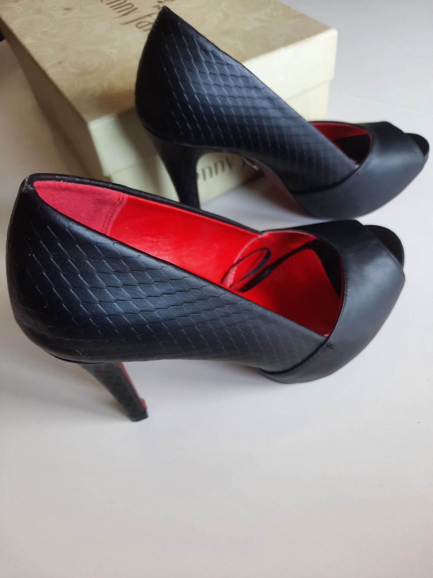 Buty damskie czarne szpilki 37