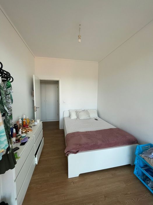 Vendo cama e colchão