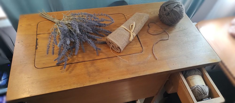 Szafka vintage pod maszynę do szycia Łucznik - oryginał PRL, 1974r.