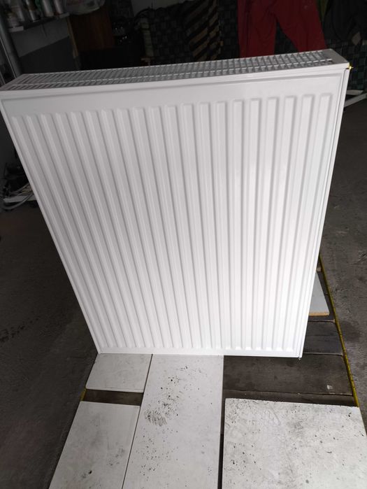 Grzejnik płytowy, trzy panelowy 900- 700