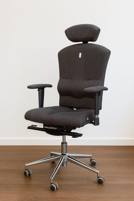 Розпродаж офісних меблів крісла столи стільці тумби шафи стеллажі