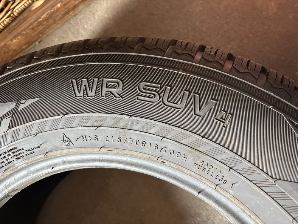 Opony zimowe 215/70R16 nokian tyres