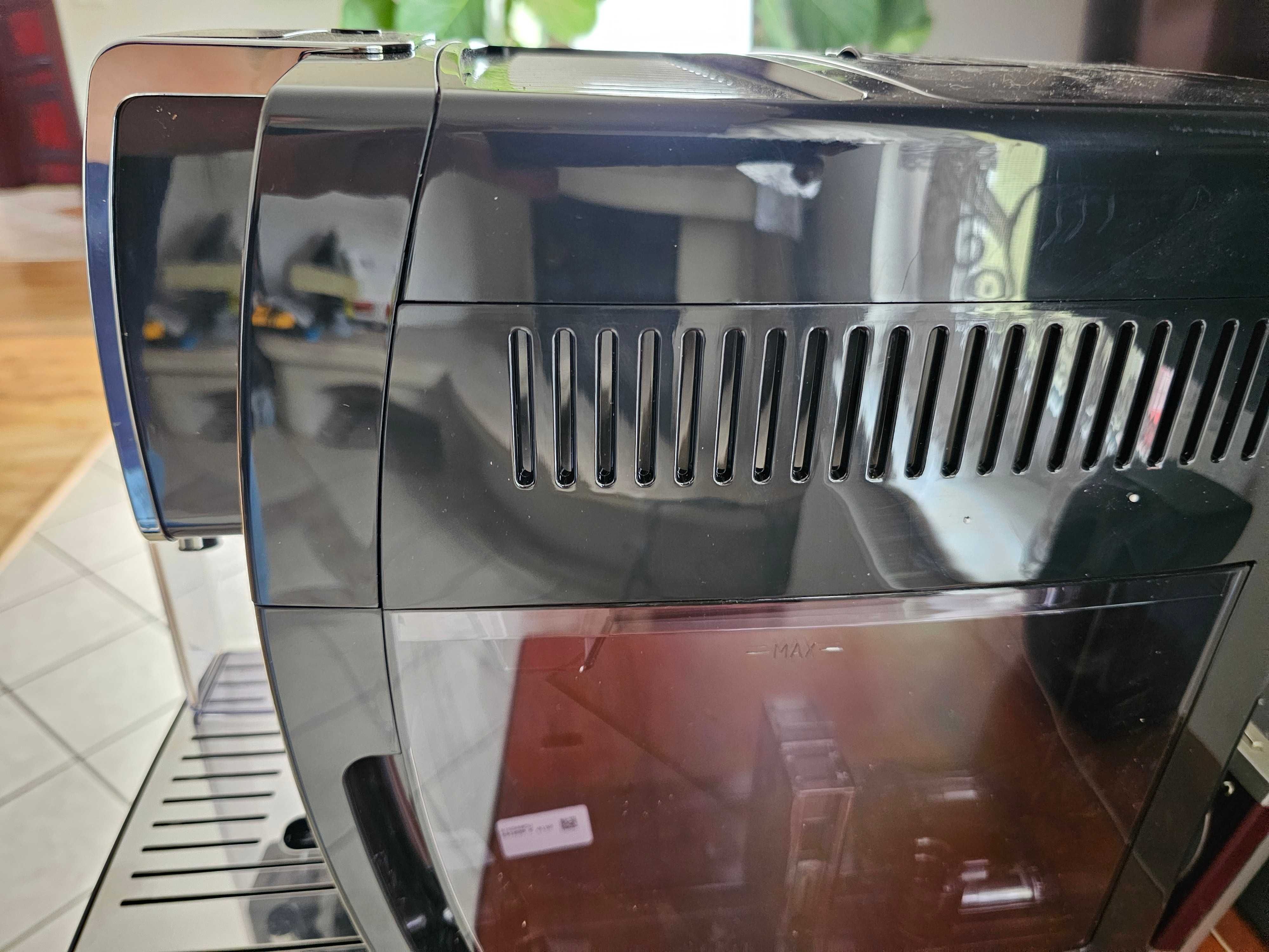 Ekspres DELONGHI Dinamica Plus ECAM 380.85.B
