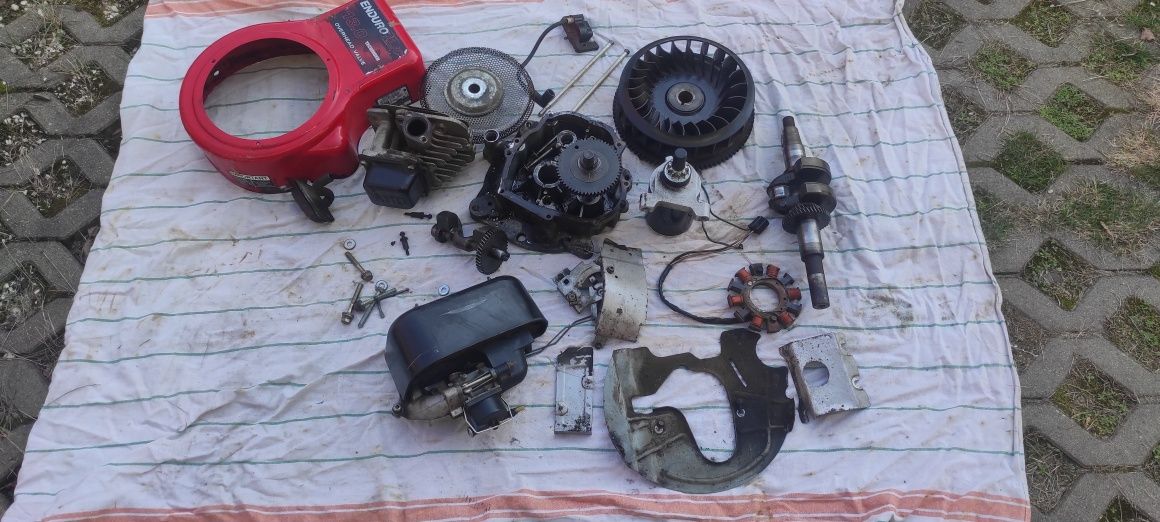Kosiarka ciągniczek Tecumseh 11HP-15HP Wałek rozrządu-i inne części