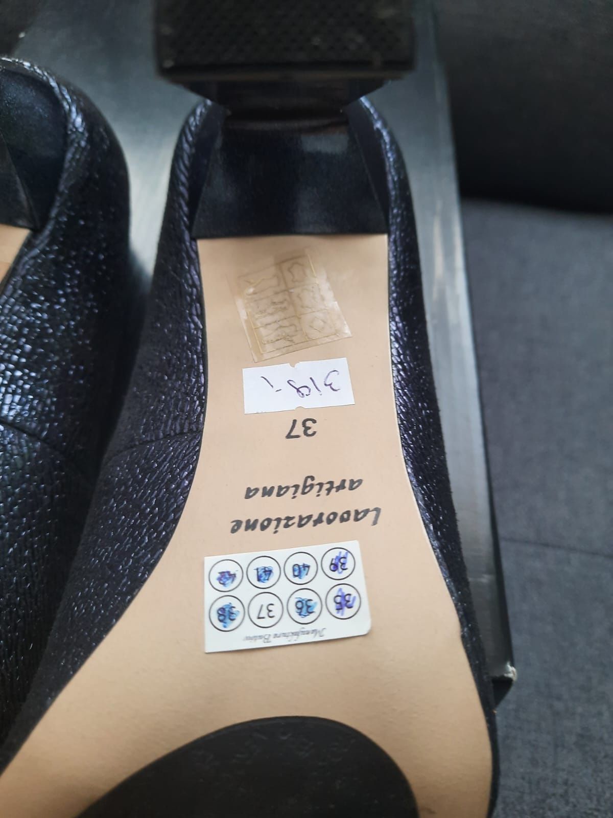 Nowe buty na szpilce r. 37 skóra naturalna