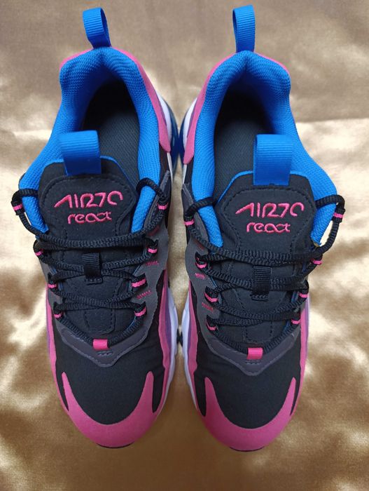 Кросівки спортивні жіночі Nike Air Max 270 React