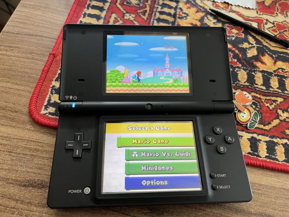 Nintendo Dsi Custom firmware z akcesoriami